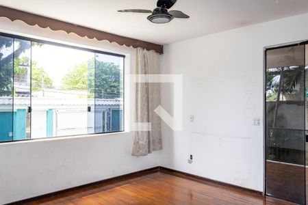 Sala de casa à venda com 4 quartos, 400m² em Campo Grande, Rio de Janeiro