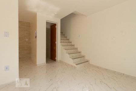 Escada de casa de condomínio para alugar com 2 quartos, 95m² em Campo Grande, Rio de Janeiro