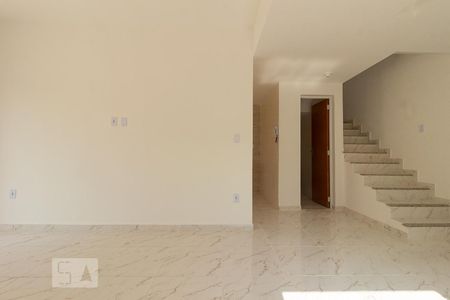 Sala de casa de condomínio para alugar com 2 quartos, 95m² em Campo Grande, Rio de Janeiro