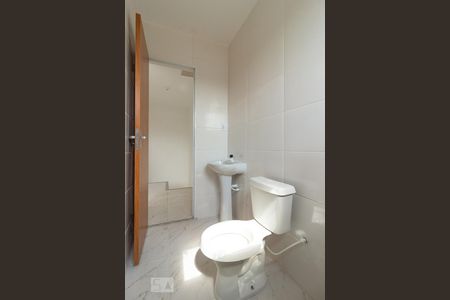 Casa de condomínio para alugar com 95m², 2 quartos e 2 vagas Casa de condomínio para alugar com 95m², 2 quartos e 2 vagasBanheiro social