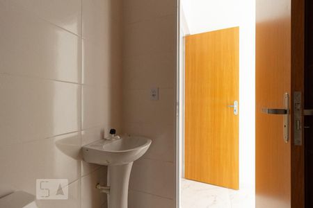 Casa de condomínio para alugar com 95m², 2 quartos e 2 vagas Casa de condomínio para alugar com 95m², 2 quartos e 2 vagasDetalhe do banheiro da suíte