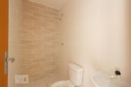 Casa de condomínio para alugar com 95m², 2 quartos e 2 vagas Casa de condomínio para alugar com 95m², 2 quartos e 2 vagasBanheiro da suíte