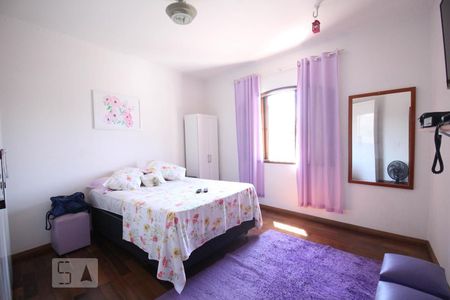 Casa à venda com 615m², 3 quartos e 4 vagasquarto 2