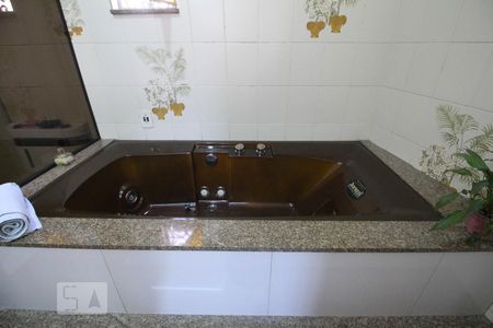 Casa à venda com 615m², 3 quartos e 4 vagasbanheiro 1