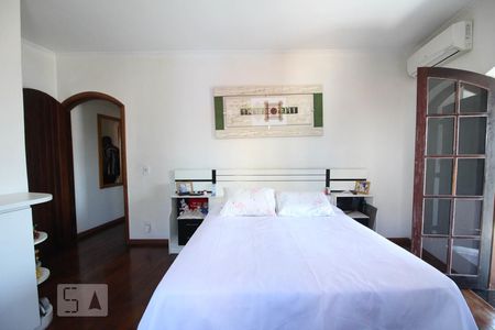 Casa à venda com 615m², 3 quartos e 4 vagasQuarto 1 