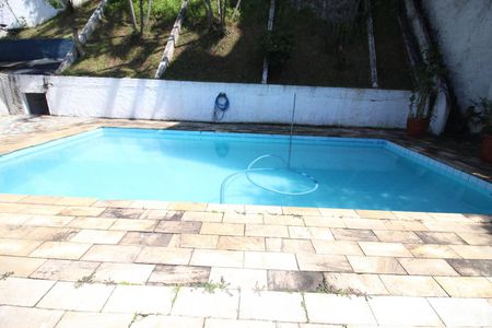 Casa à venda com 615m², 3 quartos e 4 vagasPiscina