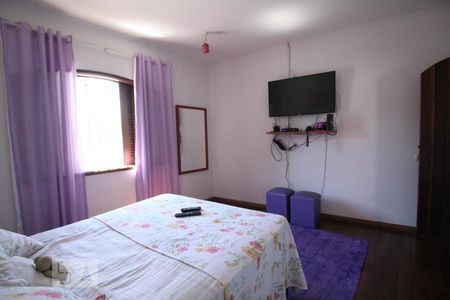 Casa à venda com 615m², 3 quartos e 4 vagasquarto 2