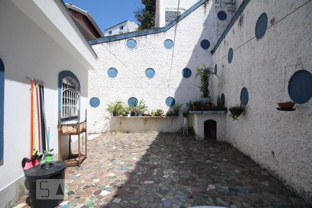 Casa à venda com 615m², 3 quartos e 4 vagasQuintal