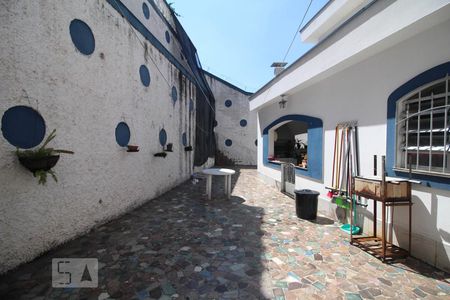 Casa à venda com 615m², 3 quartos e 4 vagasQuintal