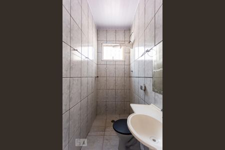 Banheiro de casa para alugar com 1 quarto, 40m² em Quitaúna, Osasco