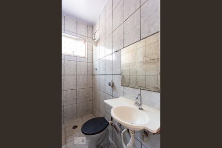 Banheiro de casa para alugar com 1 quarto, 40m² em Quitaúna, Osasco