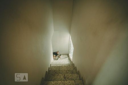 Escadas de casa à venda com 3 quartos, 120m² em Parque Imperial, São Paulo