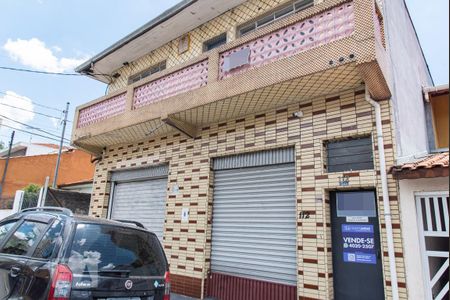 Casa à venda com 340m², 4 quartos e sem vaga Casa à venda com 340m², 4 quartos e sem vagaFachada