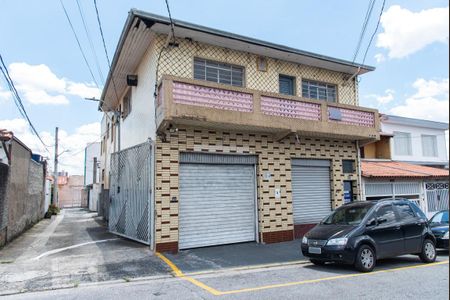 Casa à venda com 340m², 4 quartos e sem vaga Casa à venda com 340m², 4 quartos e sem vagaFachada