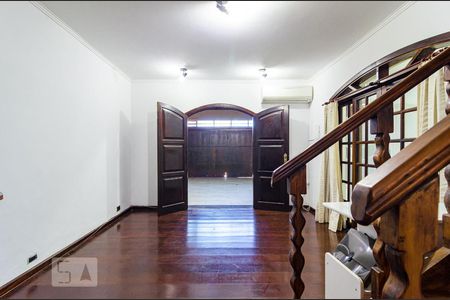 Casa à venda com 300m², 3 quartos e 2 vagasSala