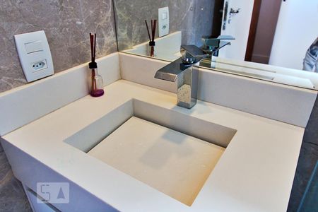 Apartamento à venda com 71m², 3 quartos e 1 vaga Apartamento à venda com 71m², 3 quartos e 1 vagaBanheiro da Suíte