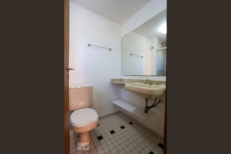 Apartamento à venda com 74m², 2 quartos e 1 vaga Apartamento à venda com 74m², 2 quartos e 1 vagaBanheiro da Suíte 1