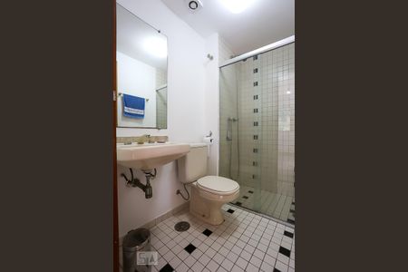 Apartamento à venda com 74m², 2 quartos e 1 vaga Apartamento à venda com 74m², 2 quartos e 1 vagaBanheiro