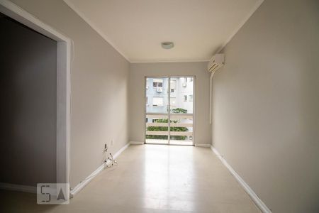 Sala de apartamento para alugar com 3 quartos, 80m² em Passo da Areia, Porto Alegre