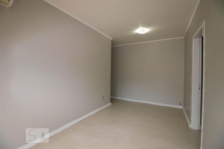 Sala de apartamento para alugar com 3 quartos, 80m² em Passo da Areia, Porto Alegre