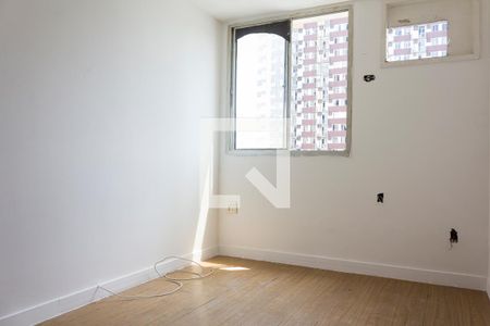Quarto 2 de apartamento para alugar com 2 quartos, 68m² em Barra da Tijuca, Rio de Janeiro