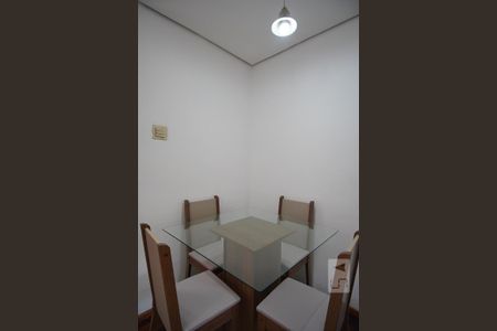 Sala de apartamento para alugar com 2 quartos, 72m² em Jardim Floresta, Porto Alegre