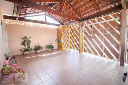 Casa à venda com 340m², 4 quartos e 3 vagasgaragem