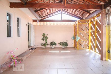 Casa à venda com 340m², 4 quartos e 3 vagasgaragem