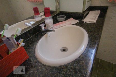 Casa à venda com 340m², 4 quartos e 3 vagasbanheiro 2