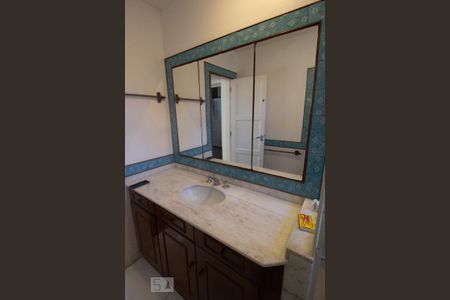 Banheiro de apartamento para alugar com 3 quartos, 70m² em Urca, Rio de Janeiro