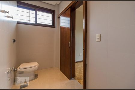 Casa à venda com 232m², 3 quartos e 3 vagasBanheiro da Suíte