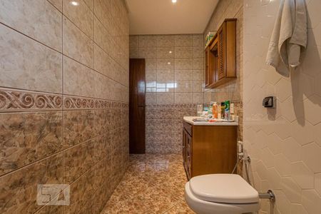 Casa à venda com 232m², 3 quartos e 3 vagasBanheiro Social