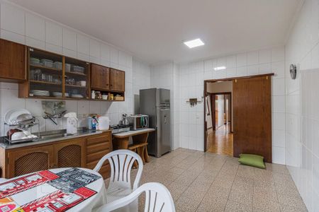 Casa à venda com 232m², 3 quartos e 3 vagasCozinha