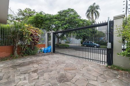 Casa à venda com 232m², 3 quartos e 3 vagasFachada