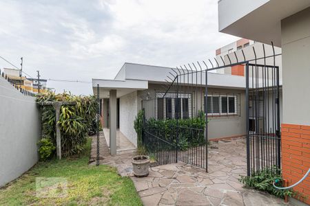 Casa à venda com 232m², 3 quartos e 3 vagasFachada