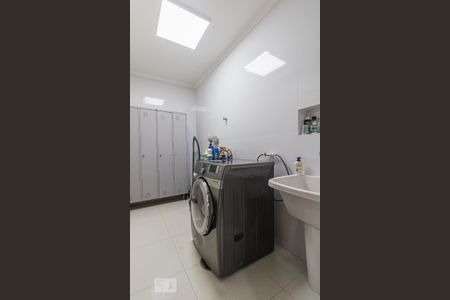 Casa à venda com 232m², 3 quartos e 3 vagasLavanderia