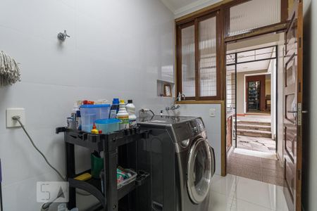 Casa à venda com 232m², 3 quartos e 3 vagasLavanderia
