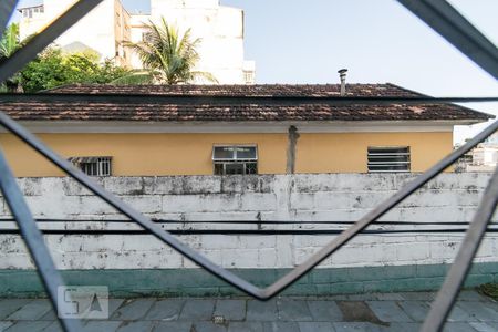 Vista da Sala (Quintal) de casa à venda com 2 quartos, 150m² em Brás de Pina, Rio de Janeiro