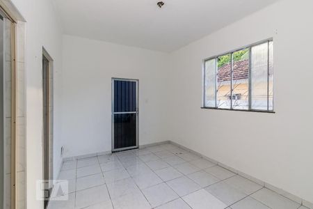 Sala de casa à venda com 2 quartos, 150m² em Brás de Pina, Rio de Janeiro