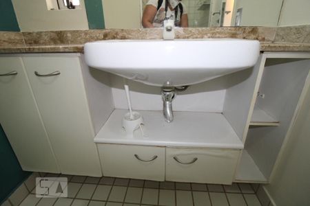 Apartamento à venda com 53m², 2 quartos e 1 vagaBanheiro Social