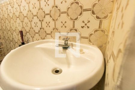 Casa à venda com 600m², 5 quartos e 4 vagasBanheiro da Garagem