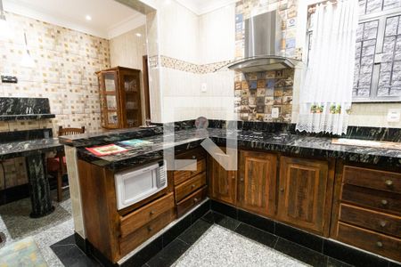 Casa à venda com 600m², 5 quartos e 4 vagasCozinha