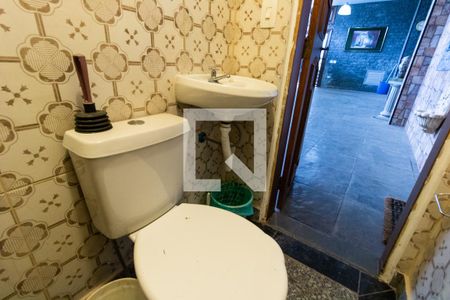 Casa à venda com 600m², 5 quartos e 4 vagasBanheiro da Garagem