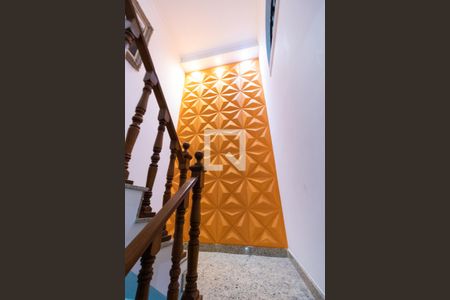 Casa à venda com 600m², 5 quartos e 4 vagasEscada