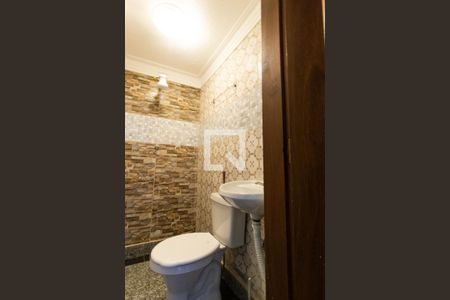 Casa à venda com 600m², 5 quartos e 4 vagasBanheiro da Garagem