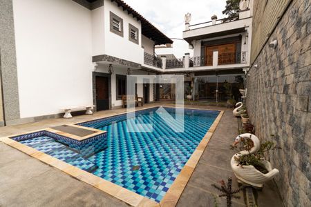 Casa à venda com 600m², 5 quartos e 4 vagasPiscina