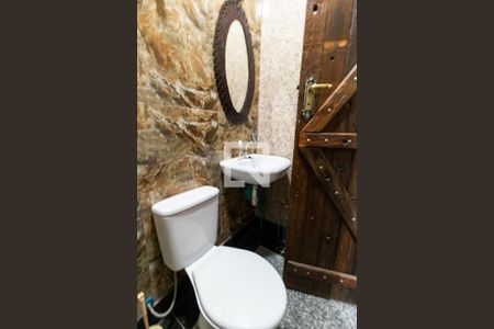 Casa à venda com 600m², 5 quartos e 4 vagasBanheiro de Serviço