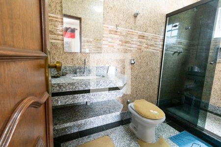 Casa à venda com 600m², 5 quartos e 4 vagasBanheiro da Suíte 1