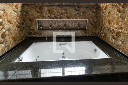 Casa à venda com 600m², 5 quartos e 4 vagasBanheiro Suíte master