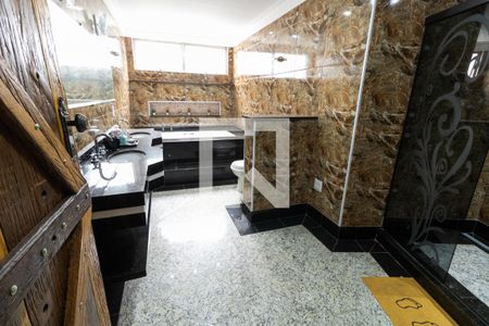 Casa à venda com 600m², 5 quartos e 4 vagasBanheiro Suíte master